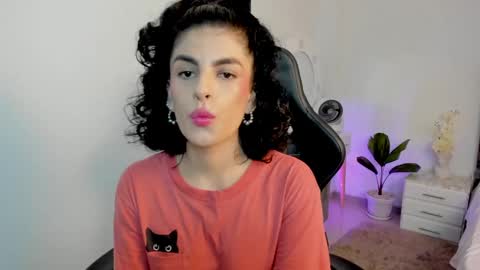 Snapshot of milla_pixxie chatting on 12/04/24, 07:06 Milagros online show from 12/04/24, 07:06