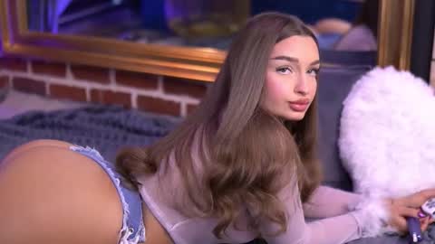 Milla online show from 11/26/25, 07:09