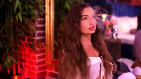 Milla online show from 12/15/25, 05:01