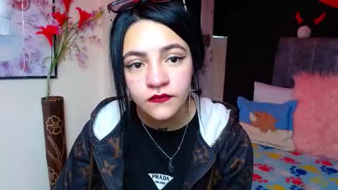 Violeta online show from 11/18/25, 02:10