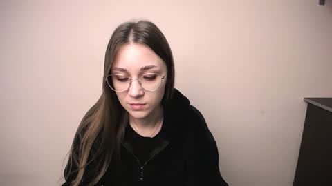 Snapshot of millasamsd chatting on 11/21/25, 10:03 Milla online show from 11/21/25, 10:03