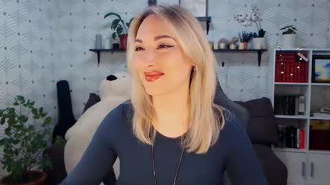 MillaXQueen online show from 03/29/26, 05:40