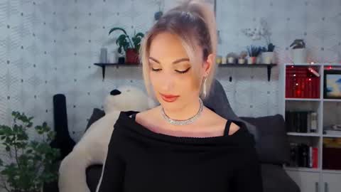 MillaXQueen online show from 04/15/26, 03:52