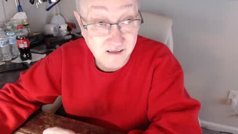 Snapshot of millenium0129 chatting on 12/13/24, 01:37 millenium0129 online show from 12/13/24, 01:37