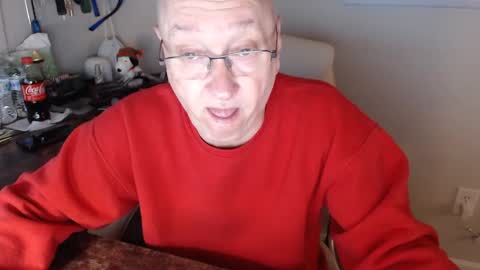 Snapshot of millenium0129 chatting on 12/24/24, 01:16 millenium0129 online show from 12/24/24, 01:16