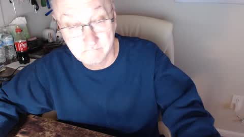 Snapshot of millenium0129 chatting on 12/31/24, 12:43 millenium0129 online show from 12/31/24, 12:43