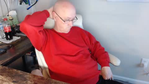 Snapshot of millenium0129 chatting on 01/04/25, 02:14 millenium0129 online show from 01/04/25, 02:14