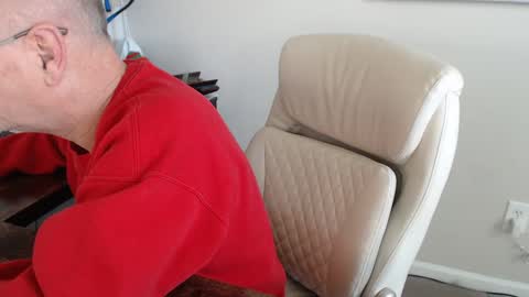 Snapshot of millenium0129 chatting on 01/30/25, 05:17 millenium0129 online show from 01/30/25, 05:17