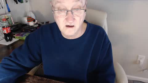 Snapshot of millenium0129 chatting on 02/15/25, 12:37 millenium0129 online show from 02/15/25, 12:37