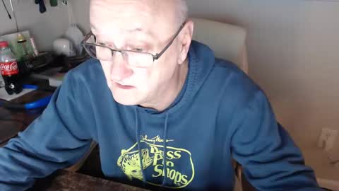 Snapshot of millenium0129 chatting on 02/18/25, 01:10 millenium0129 online show from 02/18/25, 01:10