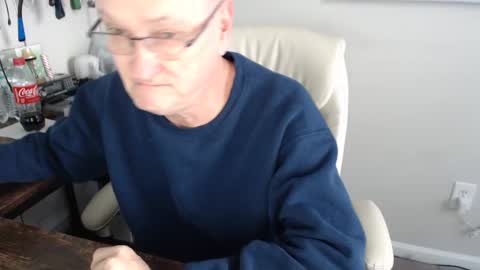 Snapshot of millenium0129 chatting on 02/19/25, 06:32 millenium0129 online show from 02/19/25, 06:32