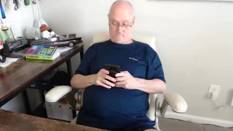 Snapshot of millenium0129 chatting on 03/12/25, 05:49 millenium0129 online show from 03/12/25, 05:49