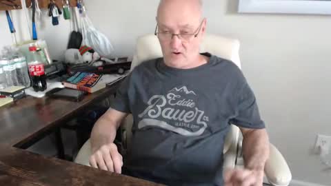 Snapshot of millenium0129 chatting on 09/12/25, 07:03 millenium0129 online show from 09/12/25, 07:03