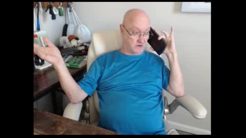 Snapshot of millenium0129 chatting on 10/14/25, 05:14 millenium0129 online show from 10/14/25, 05:14