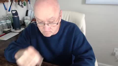 Snapshot of millenium0129 chatting on 10/27/25, 03:49 millenium0129 online show from 10/27/25, 03:49