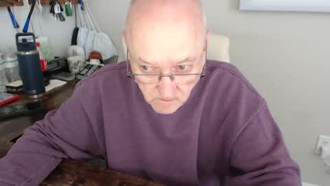 Snapshot of millenium0129 chatting on 10/31/25, 05:25 millenium0129 online show from 10/31/25, 05:25