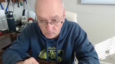 Snapshot of millenium0129 chatting on 11/11/25, 03:12 millenium0129 online show from 11/11/25, 03:12