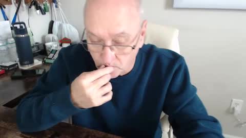 Snapshot of millenium0129 chatting on 11/13/25, 04:50 millenium0129 online show from 11/13/25, 04:50