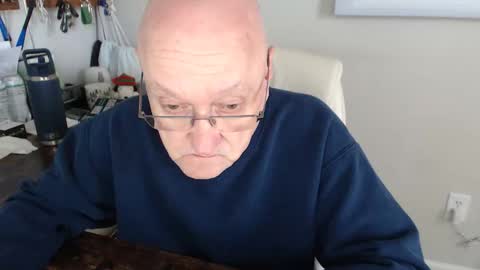 Snapshot of millenium0129 chatting on 11/18/25, 04:33 millenium0129 online show from 11/18/25, 04:33