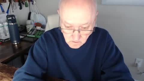 Snapshot of millenium0129 chatting on 12/05/25, 06:48 millenium0129 online show from 12/05/25, 06:48