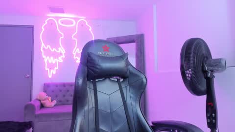 miller_silvana online show from 02/18/26, 12:12