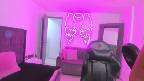 miller_silvana online show from 02/24/26, 12:03