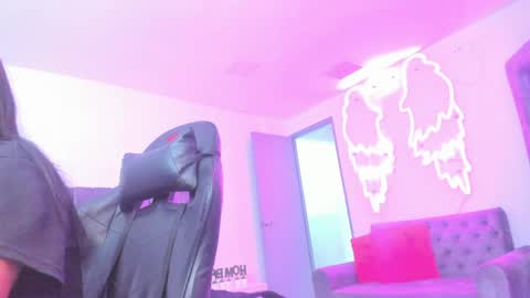 miller_silvana online show from 04/20/26, 12:08