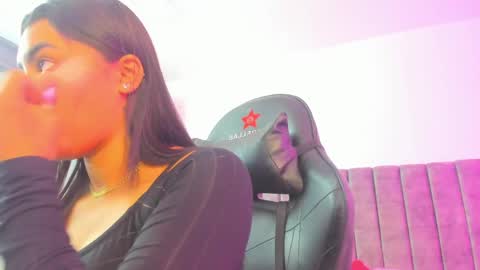 miller_silvana online show from 05/20/26, 11:49
