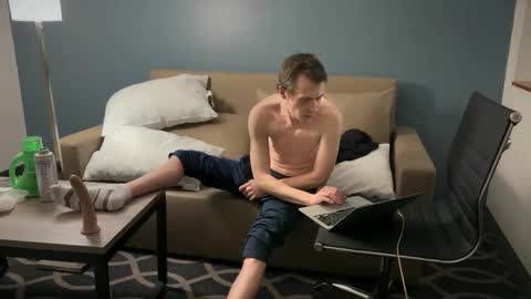 Snapshot of millerjdm chatting on 12/15/24, 01:35 SlimnHungOH online show from 12/15/24, 01:35