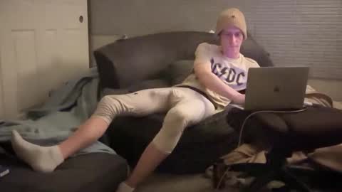 Snapshot of millerjdm chatting on 01/30/25, 01:33 SlimnHungOH online show from 01/30/25, 01:33