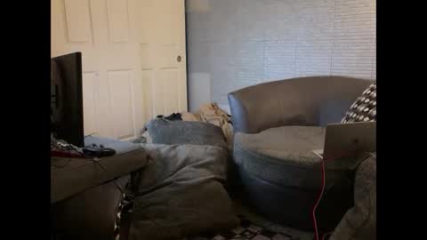 Snapshot of millerjdm chatting on 02/18/25, 08:05 SlimnHungOH online show from 02/18/25, 08:05