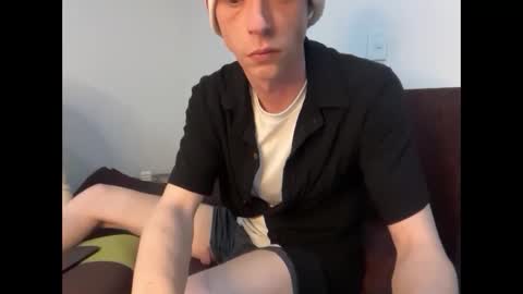 Snapshot of millerjdm chatting on 10/03/25, 10:29 SlimnHungOH online show from 10/03/25, 10:29