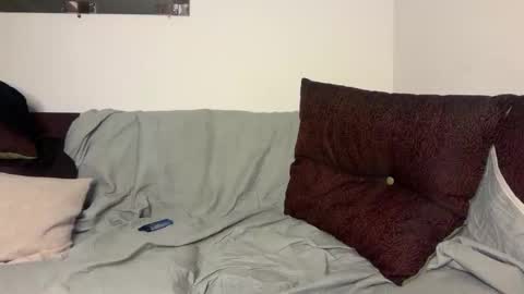 Snapshot of millerjdm chatting on 12/18/25, 01:22 SlimnHungOH online show from 12/18/25, 01:22