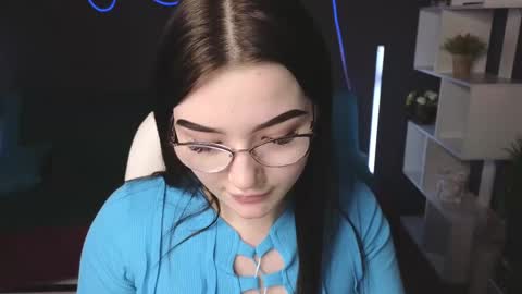 Snapshot of milliedoll chatting on 02/23/25, 11:22 Millie online show from 02/23/25, 11:22