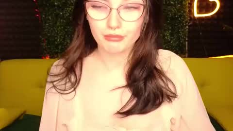 Snapshot of milliedoll chatting on 03/09/25, 11:25 Millie online show from 03/09/25, 11:25