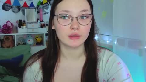 Snapshot of milliedoll chatting on 10/24/25, 06:32 Millie online show from 10/24/25, 06:32