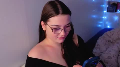 Snapshot of milliedoll chatting on 11/04/25, 03:55 Millie online show from 11/04/25, 03:55