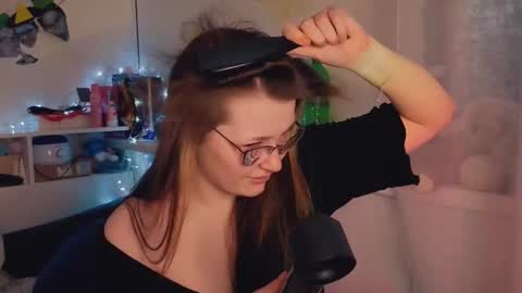 Snapshot of milliedoll chatting on 11/06/25, 02:23 Millie online show from 11/06/25, 02:23