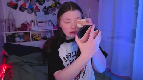 Snapshot of milliedoll chatting on 12/19/25, 03:02 Millie online show from 12/19/25, 03:02