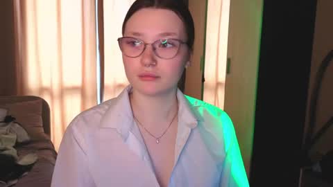 Millie online show from 04/19/26, 06:46