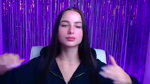 Milly online show from 09/18/25, 05:53