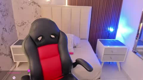 millyevans1 online show from 04/02/26, 02:53