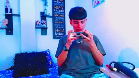 milo hot  online show from 04/10/26, 11:09