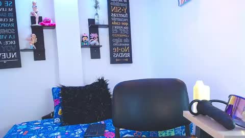 milo hot  online show from 04/15/26, 01:40