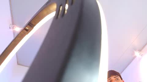 milo hot  online show from 04/15/26, 07:58