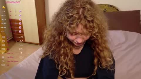 milounee online show from 04/17/26, 08:39