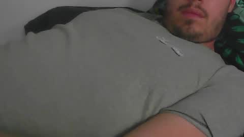 Snapshot of milowww1601 chatting on 01/03/25, 03:44 milowww1601 online show from 01/03/25, 03:44