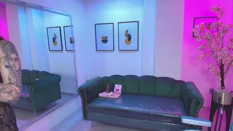 Milu ballmer  online show from 02/04/25, 02:43