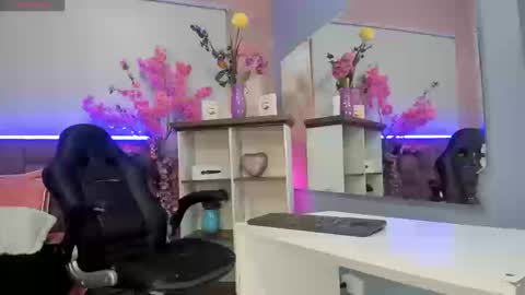  Milu Belucci  online show from 09/20/25, 04:19