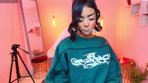 milu_carbajal_x online show from 12/02/25, 08:59